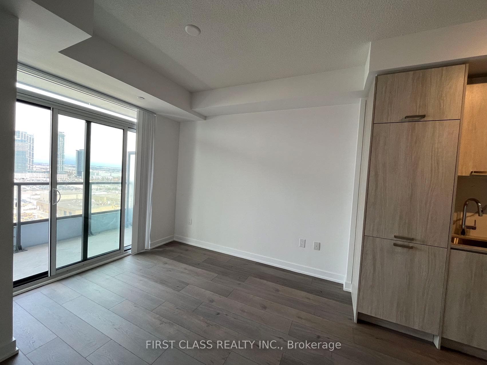 38 Honeycrisp Crescent Unit 2012 photo 6