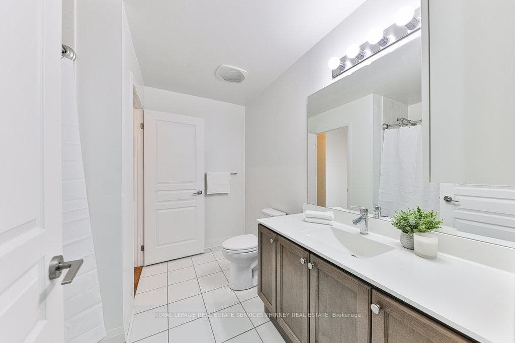 1 Hurontario Street Unit 1502 photo 5