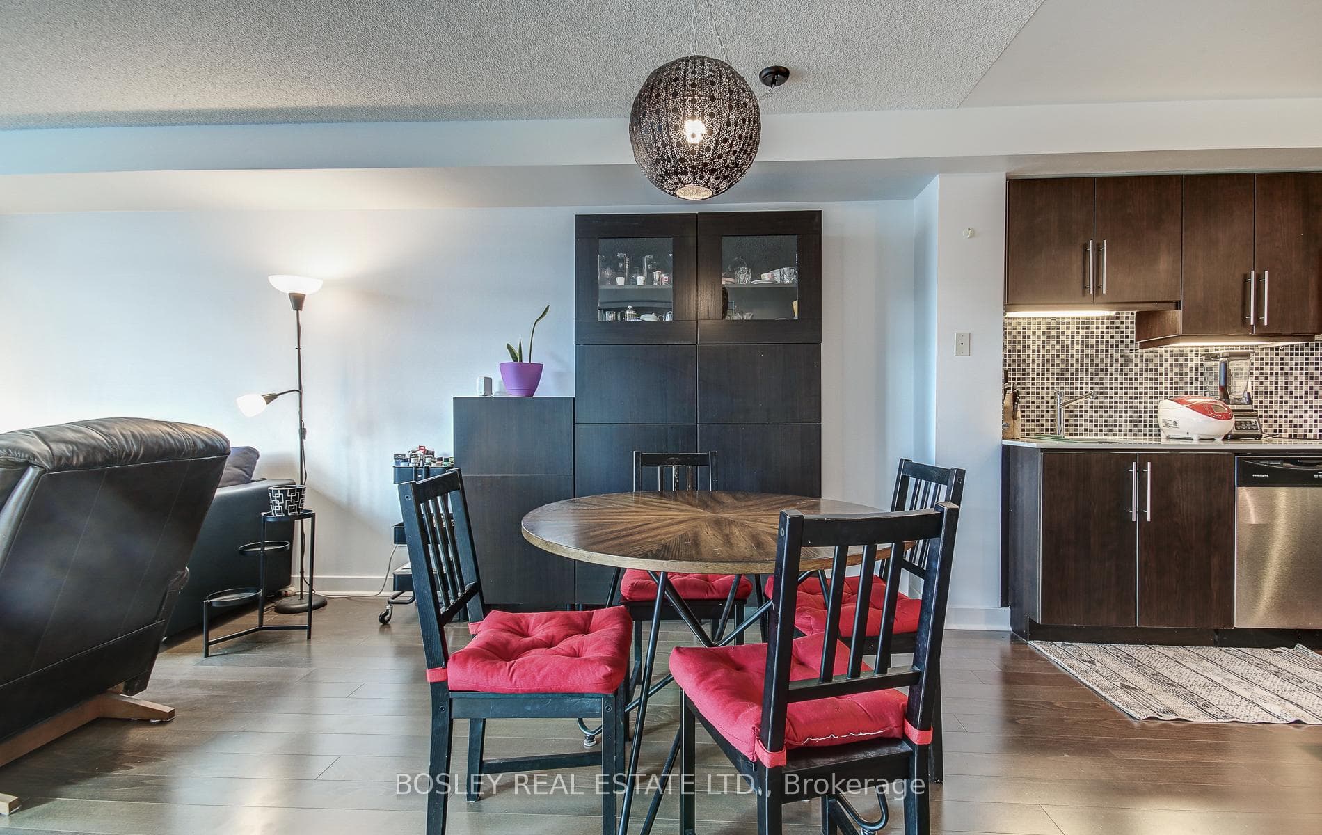 1171 Queen Street Unit 412 photo 9