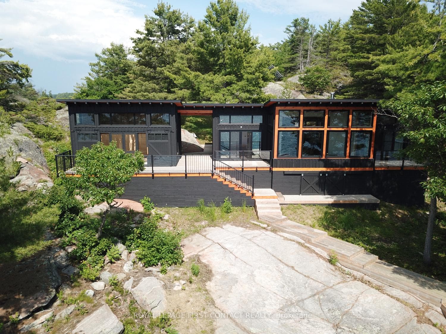 23 A26 Island photo 2