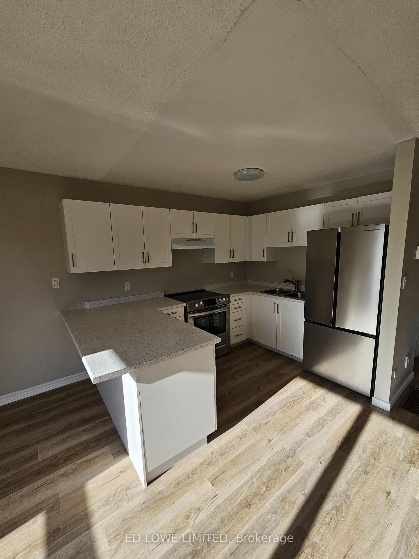 206 Barrie Road Unit 6 photo 2