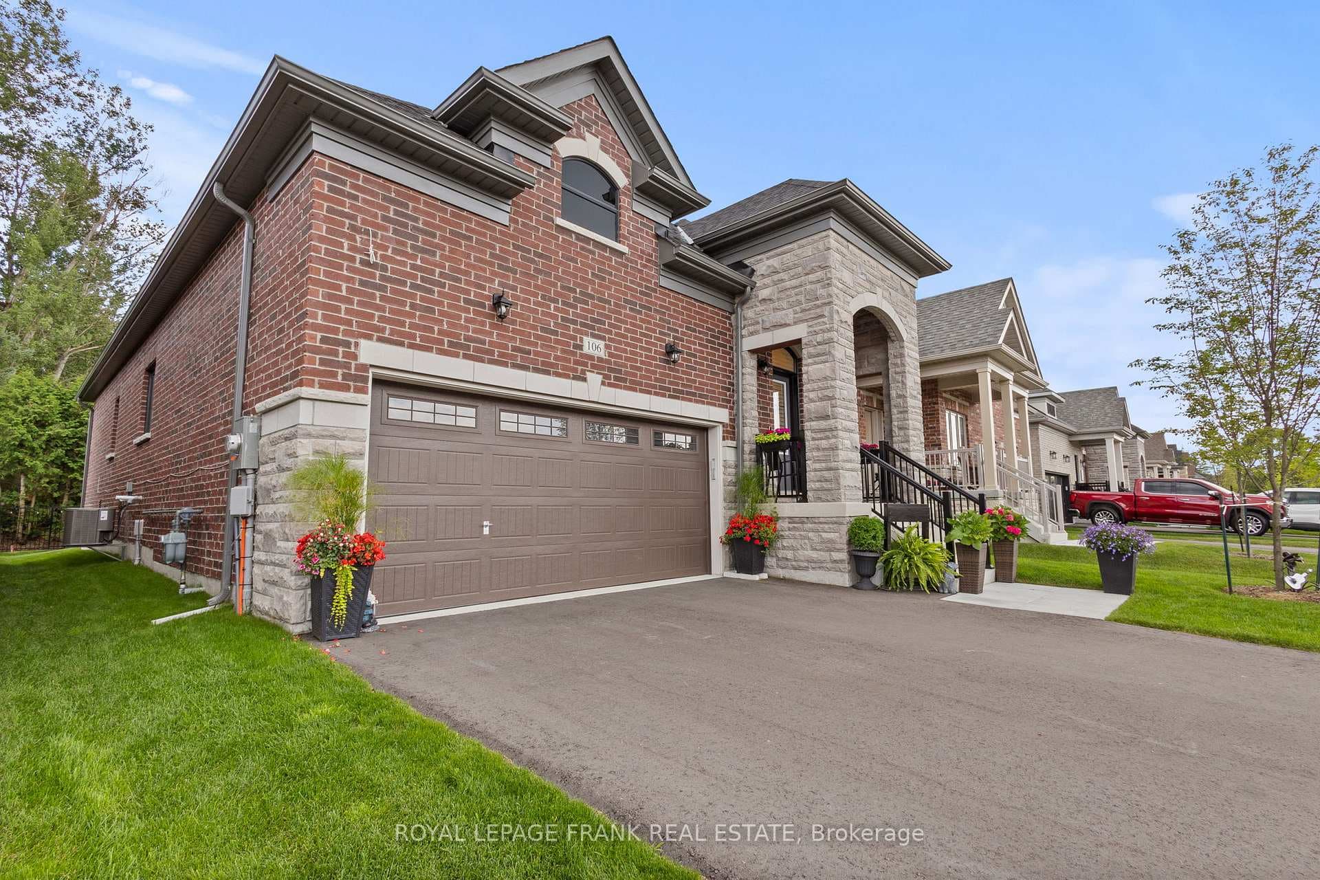 106 Holtby Court photo 5