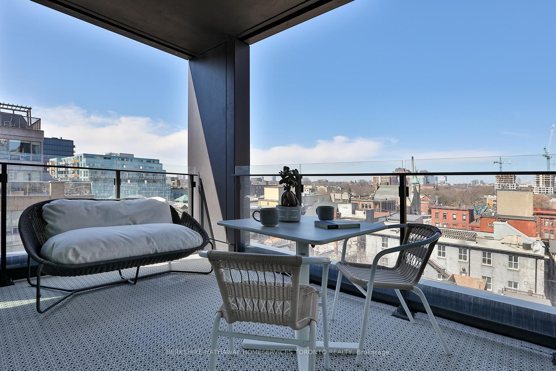 balcony