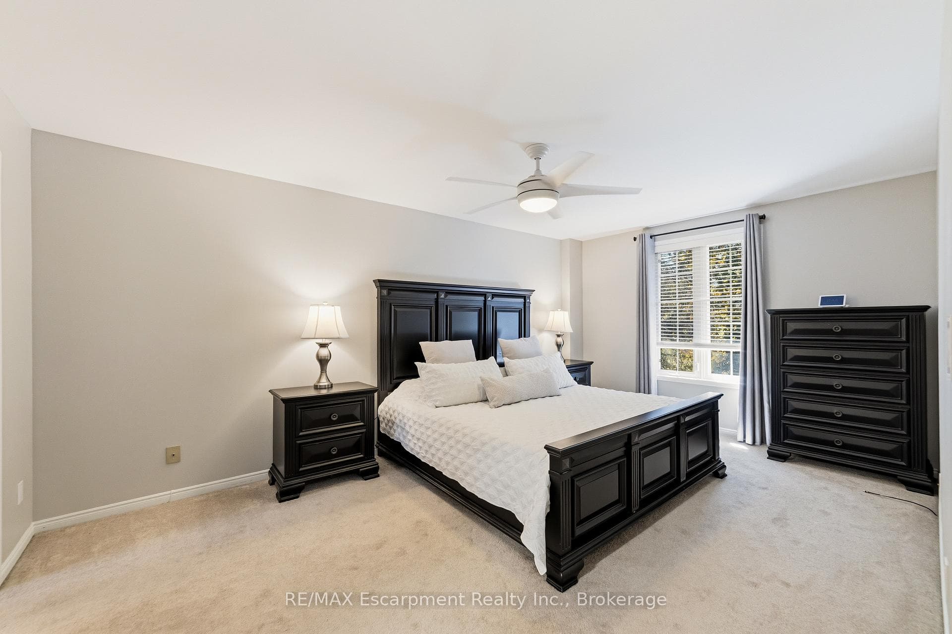 449 Roymor Crescent photo 21