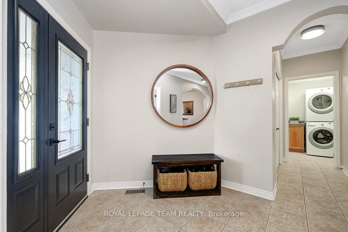 118 Oakfield Crescent photo 6