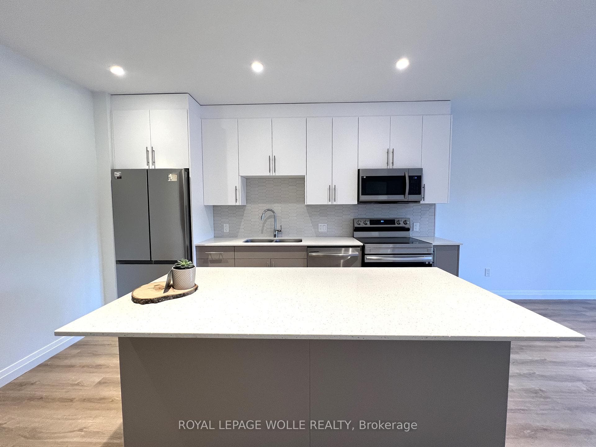 525 New Dundee Road Unit 205 photo 6