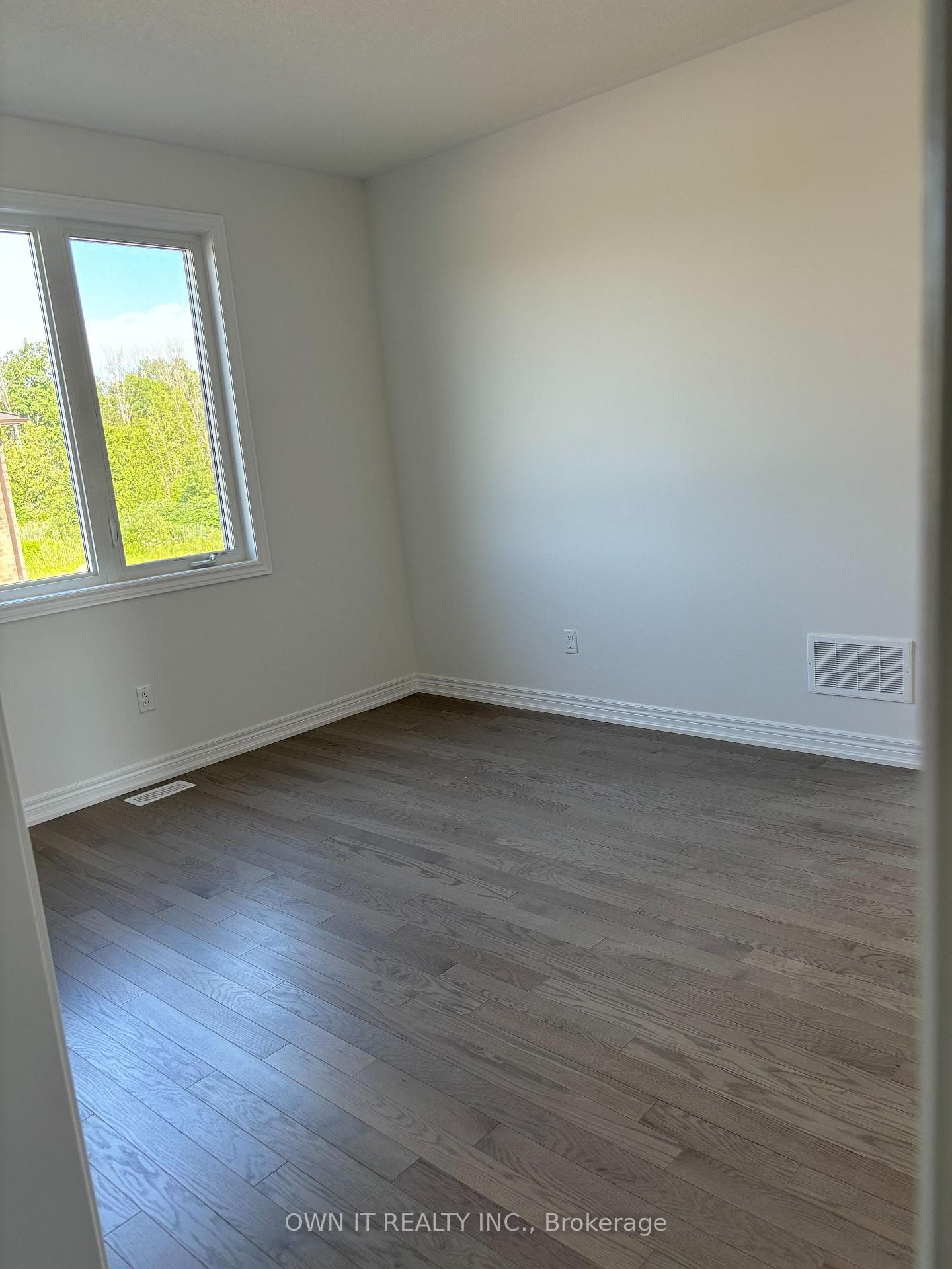 142 Thicketwood Avenue photo 6