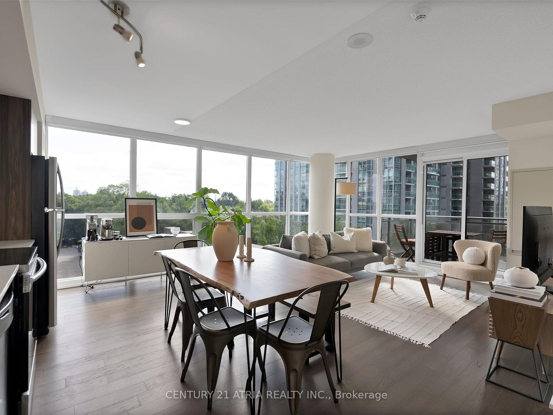 23 Sheppard Avenue Unit 609 photo 17
