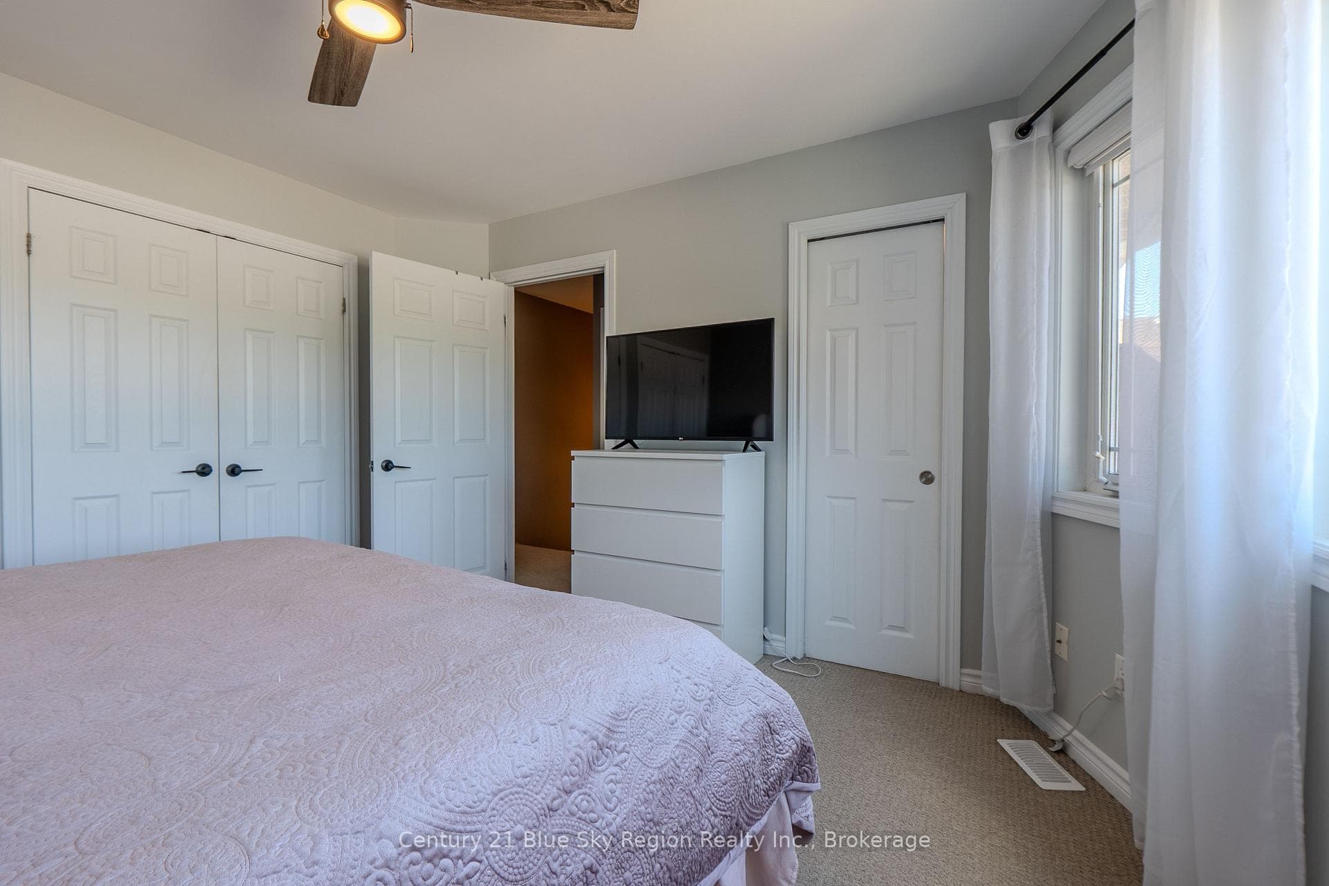 493 Norman Avenue photo 34