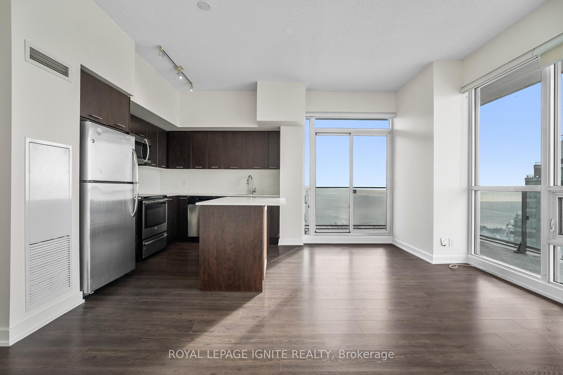 2220 Lakeshore Boulevard Unit 4309 photo 14