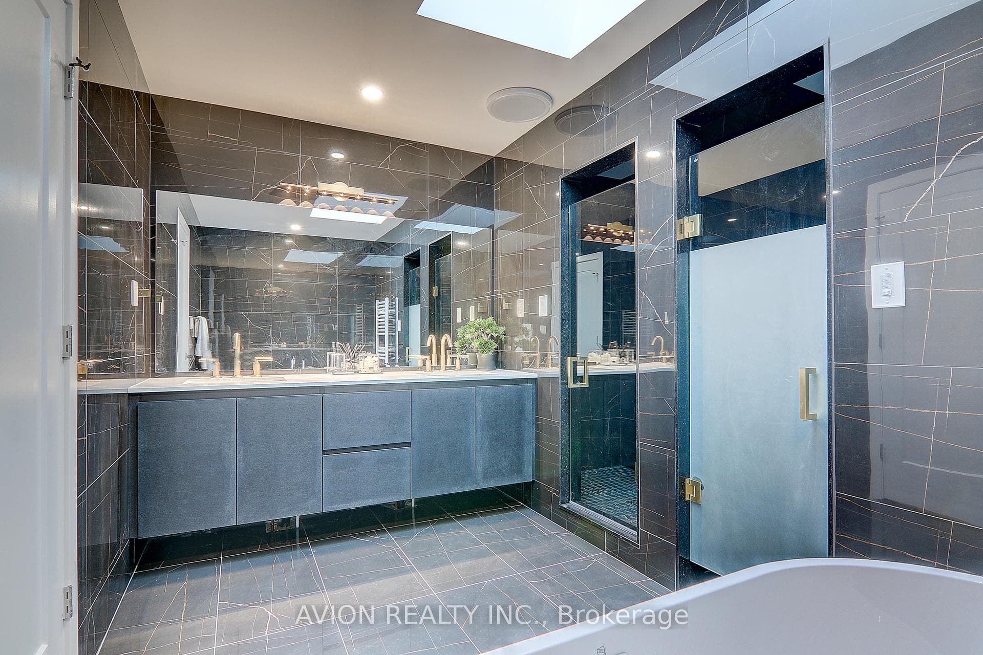 46 Braemar Avenue photo 22
