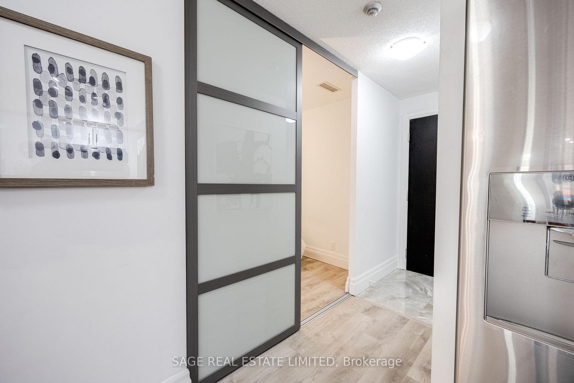 1070 Sheppard Avenue Unit 221 photo 4