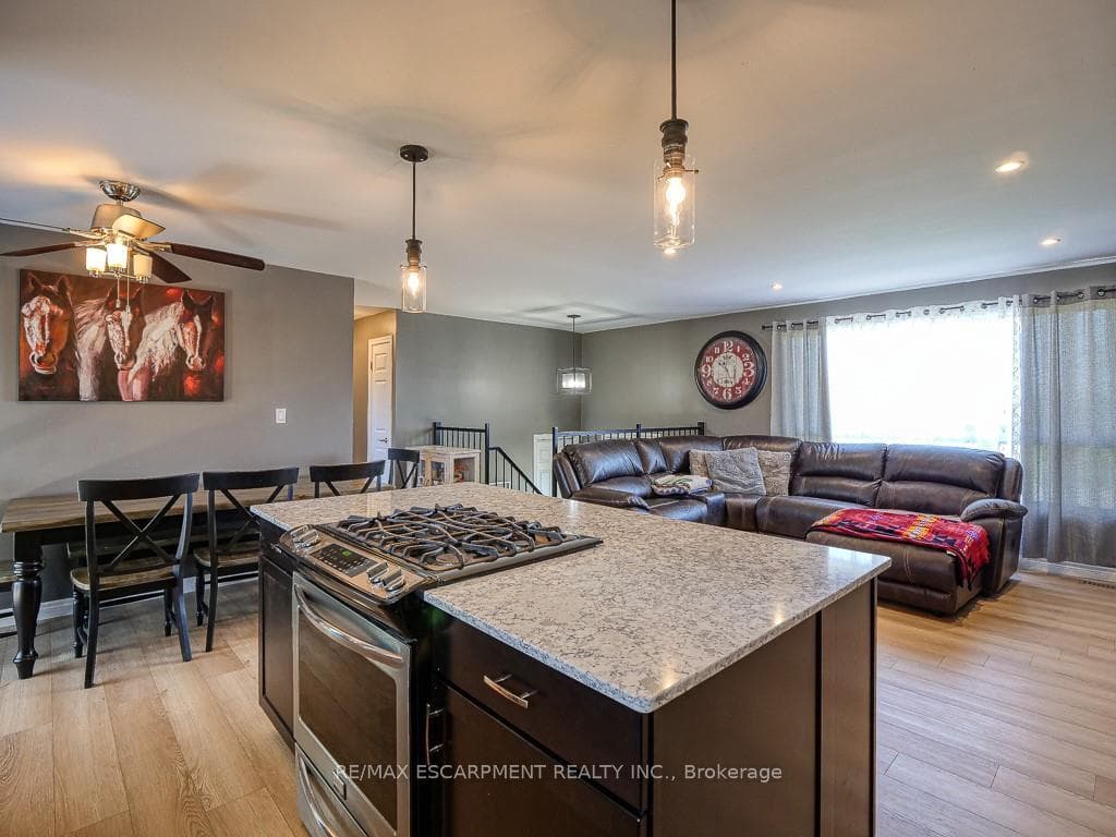 4 Rosemarie Boulevard photo 10