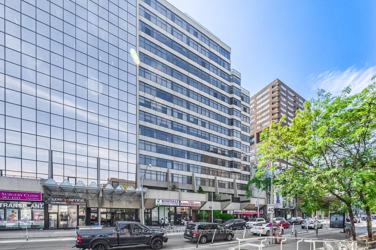 900 Yonge Street Unit 1403 photo 1