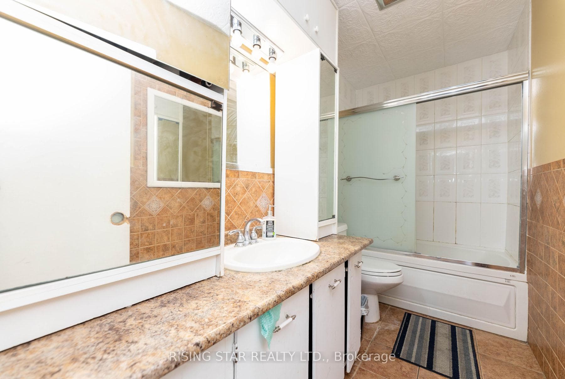 5 Tinton Crescent photo 13