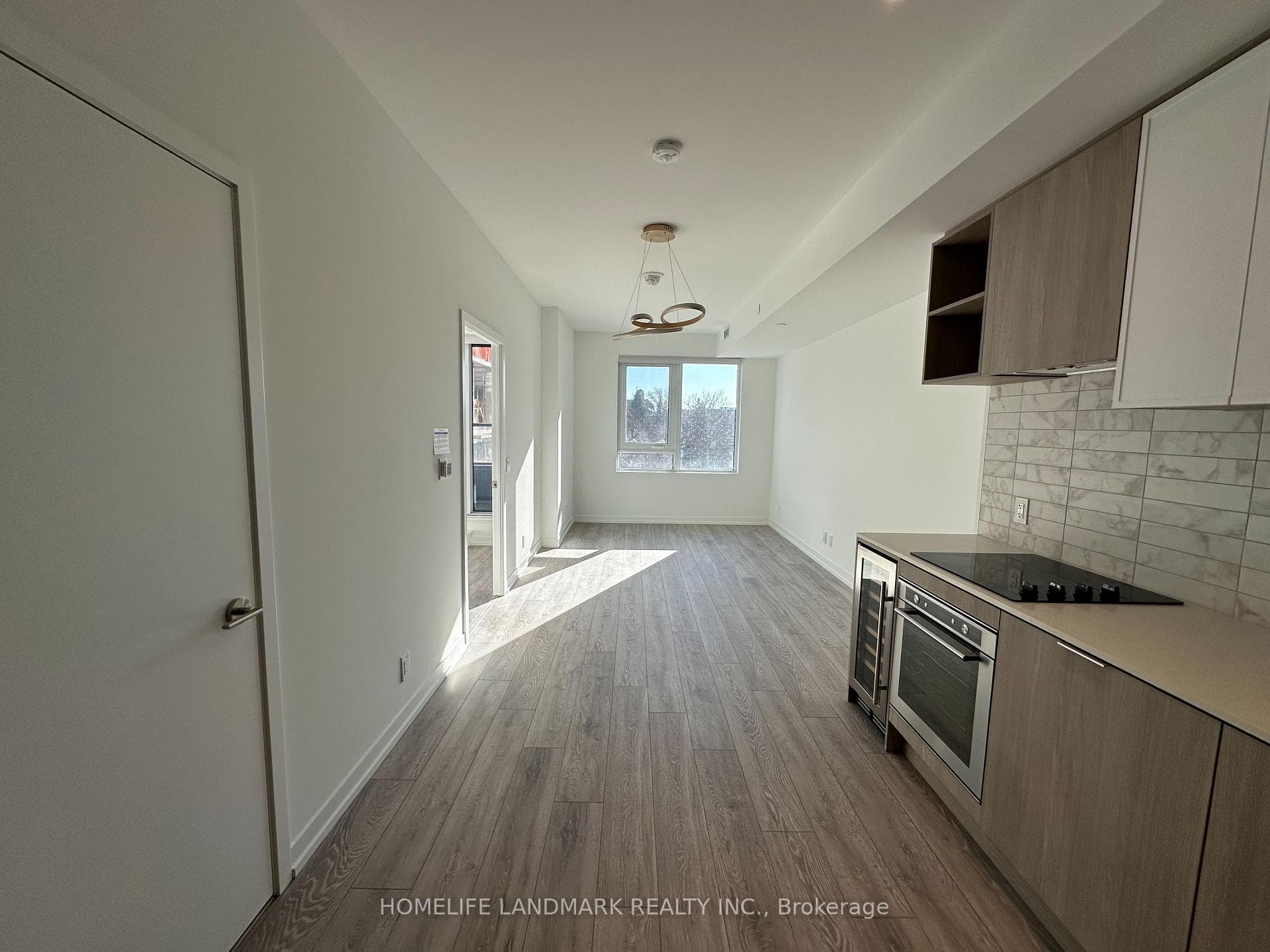 2020 Bathurst Street Unit 303 photo 2