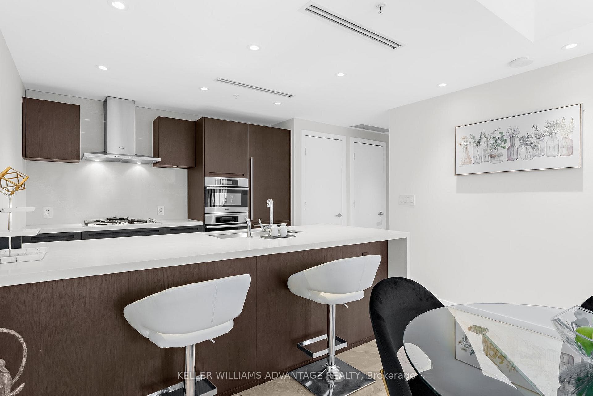 180 University Avenue Unit 2104 photo 11