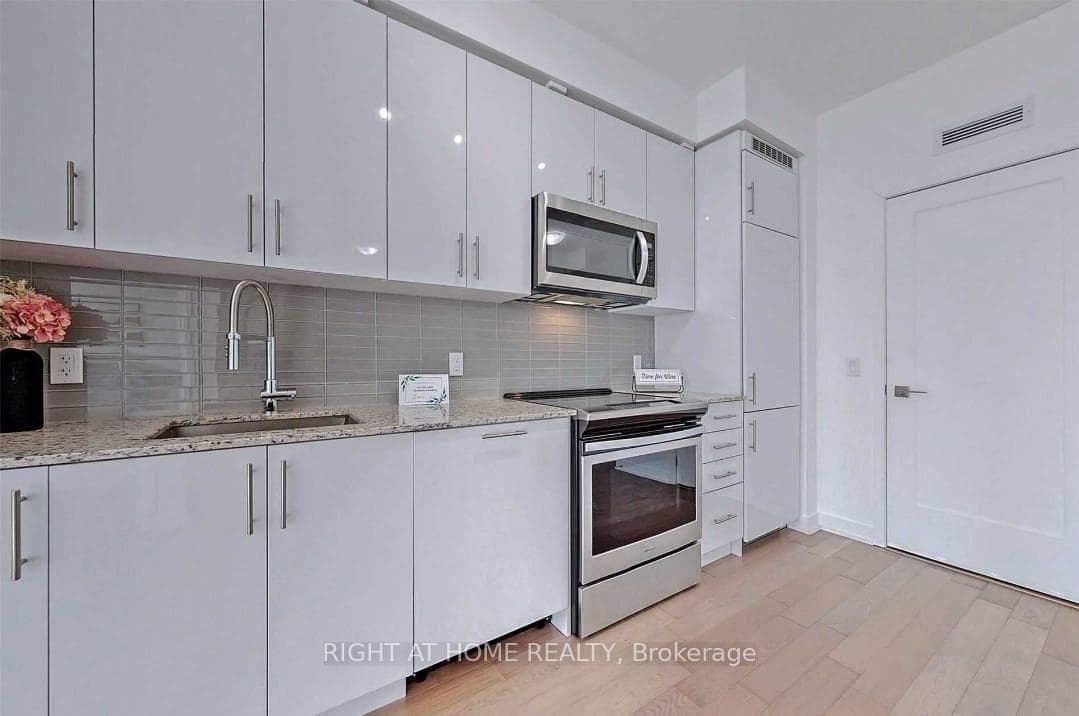 4085 PARKSIDE VILLAGE Drive Unit 2008 photo 9