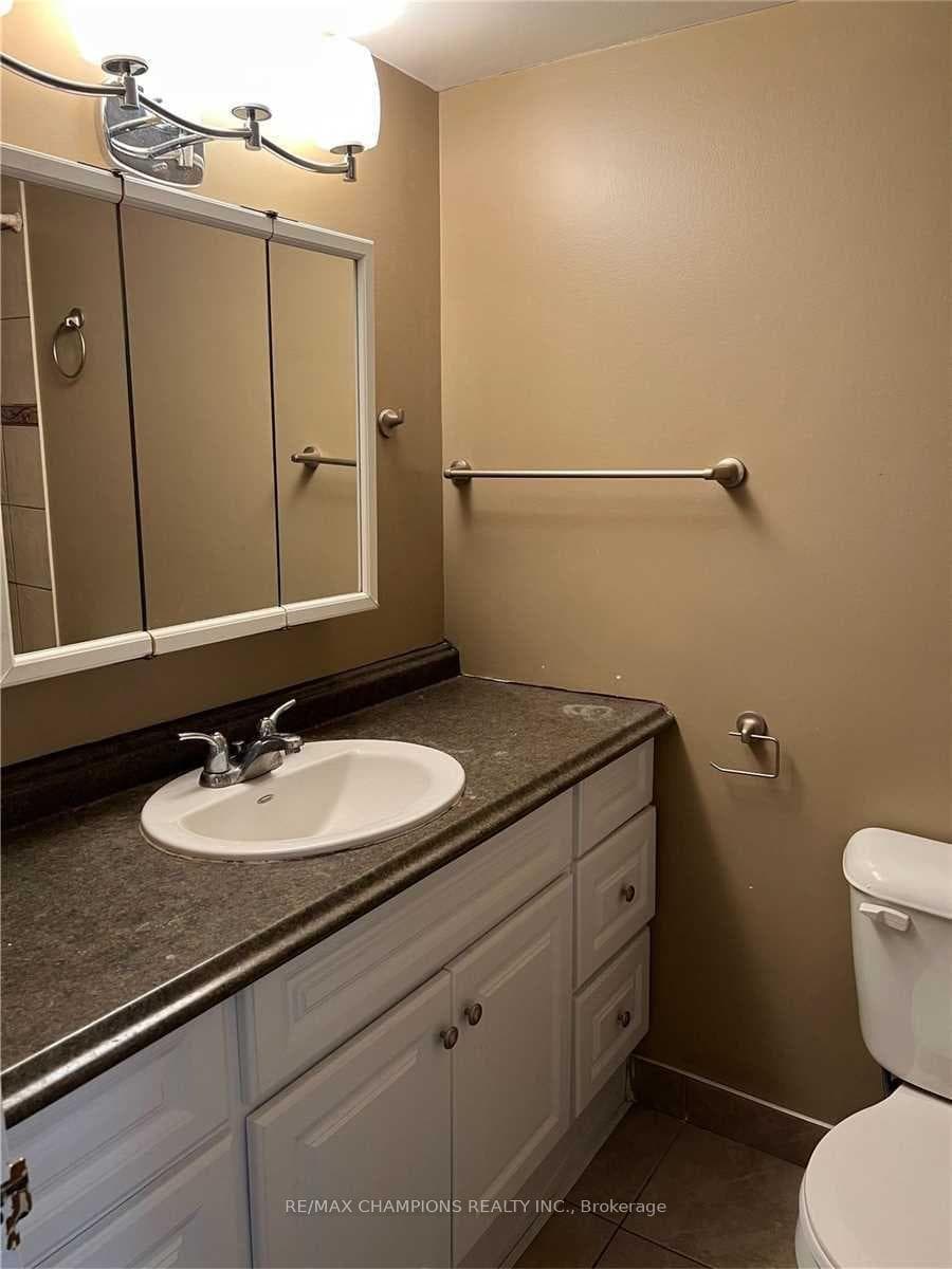 1275 Markham Road Unit 603 photo 11