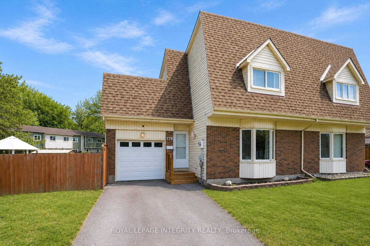 776 Vinette Crescent photo 2