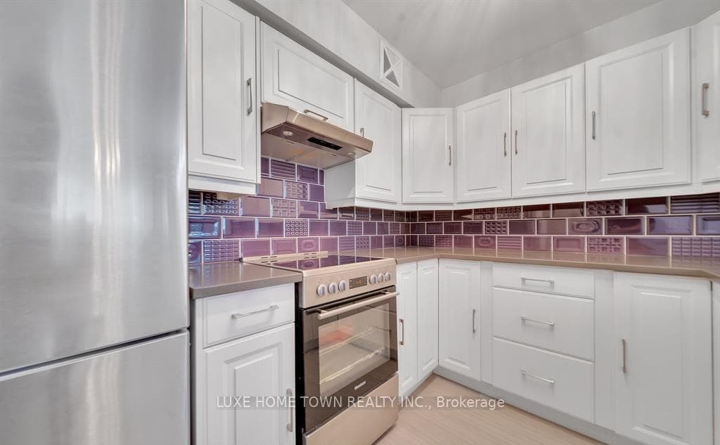 1055 Bay Street Unit 308 photo 6