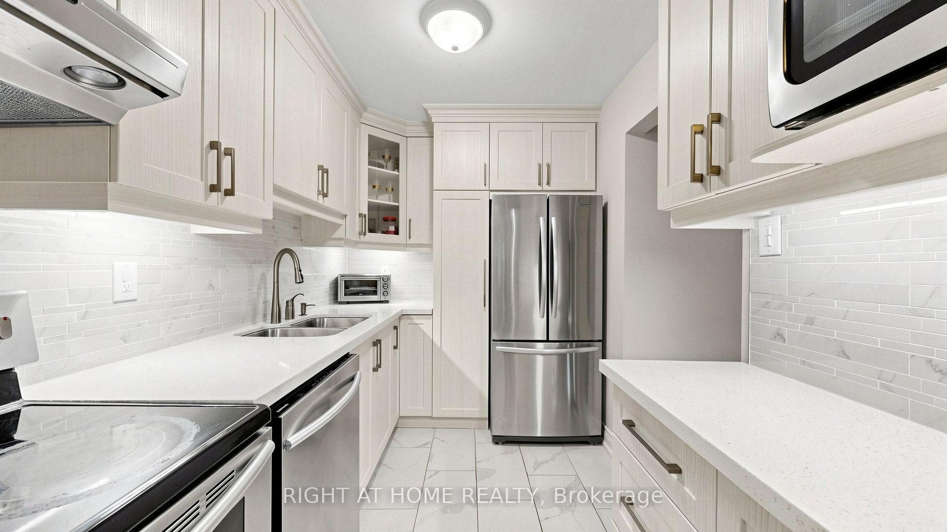 4 Harper Way photo 12