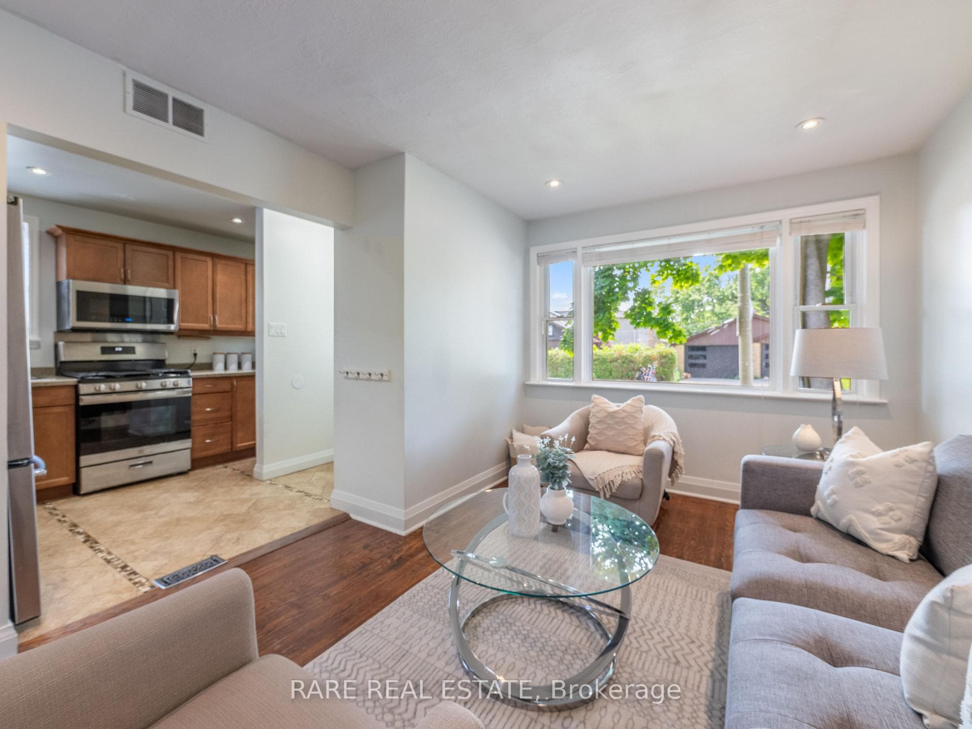 67 Glenburn Avenue Unit main photo 2