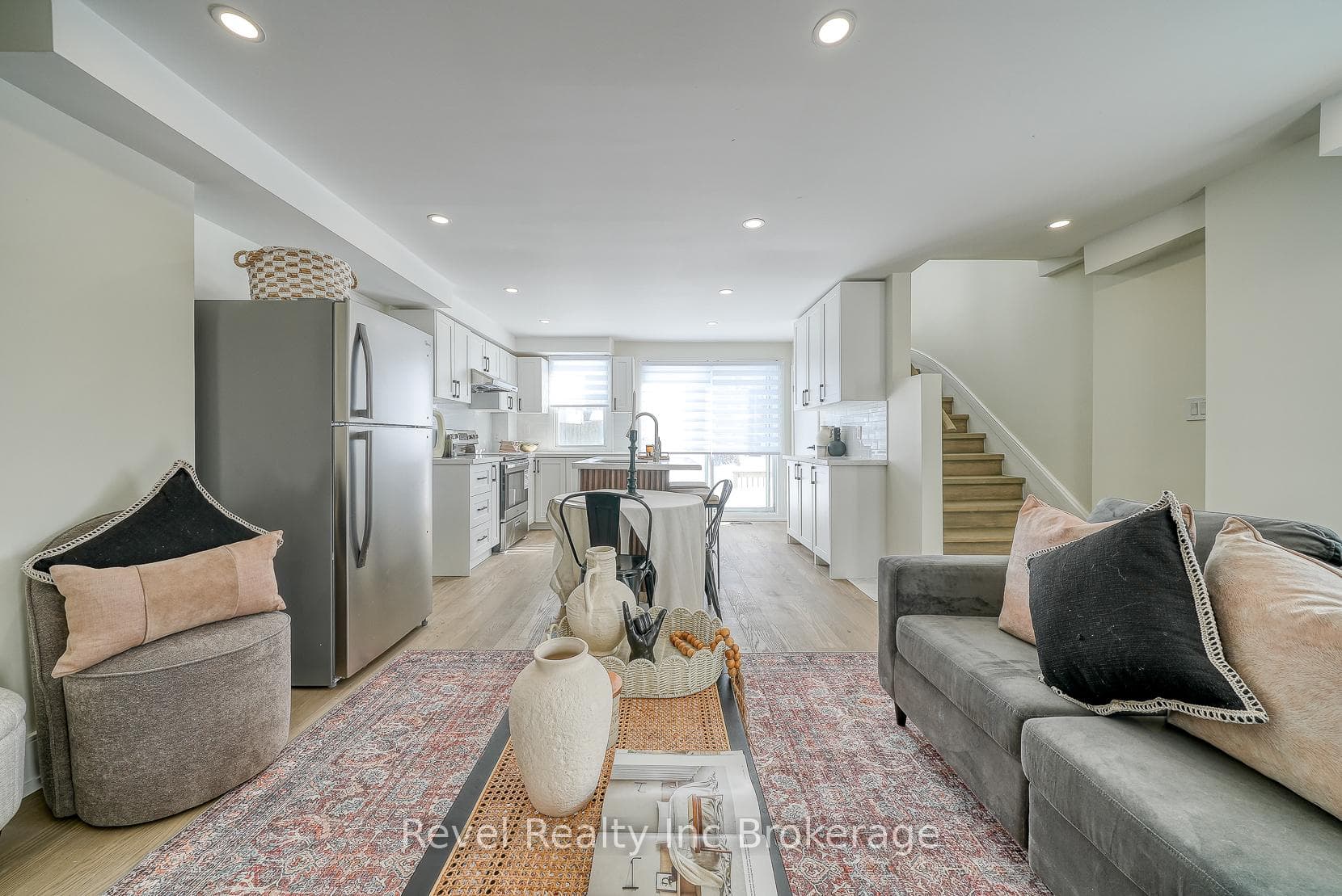 241 Charles Street photo 7