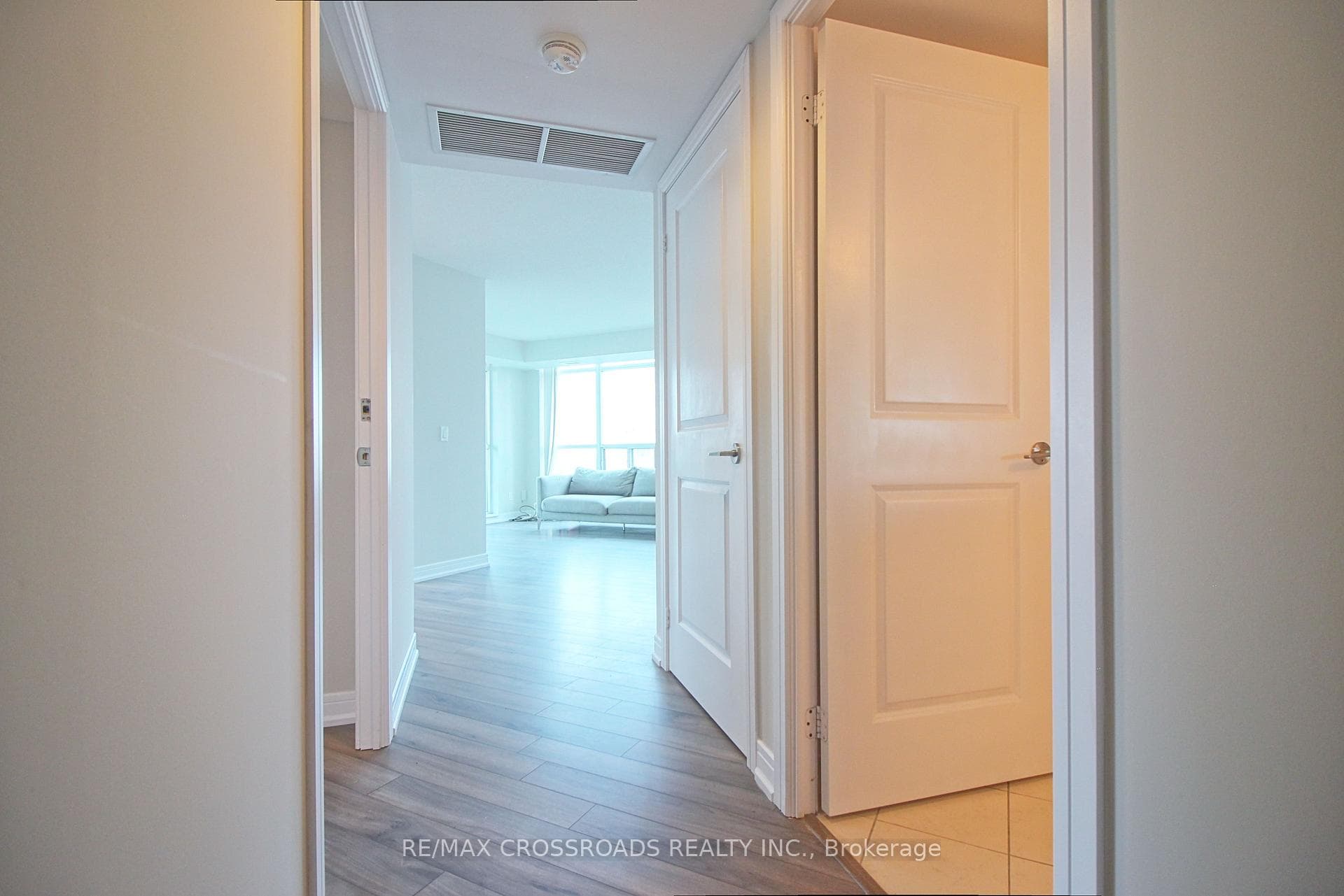31 Bales Avenue Unit 2102 photo 12