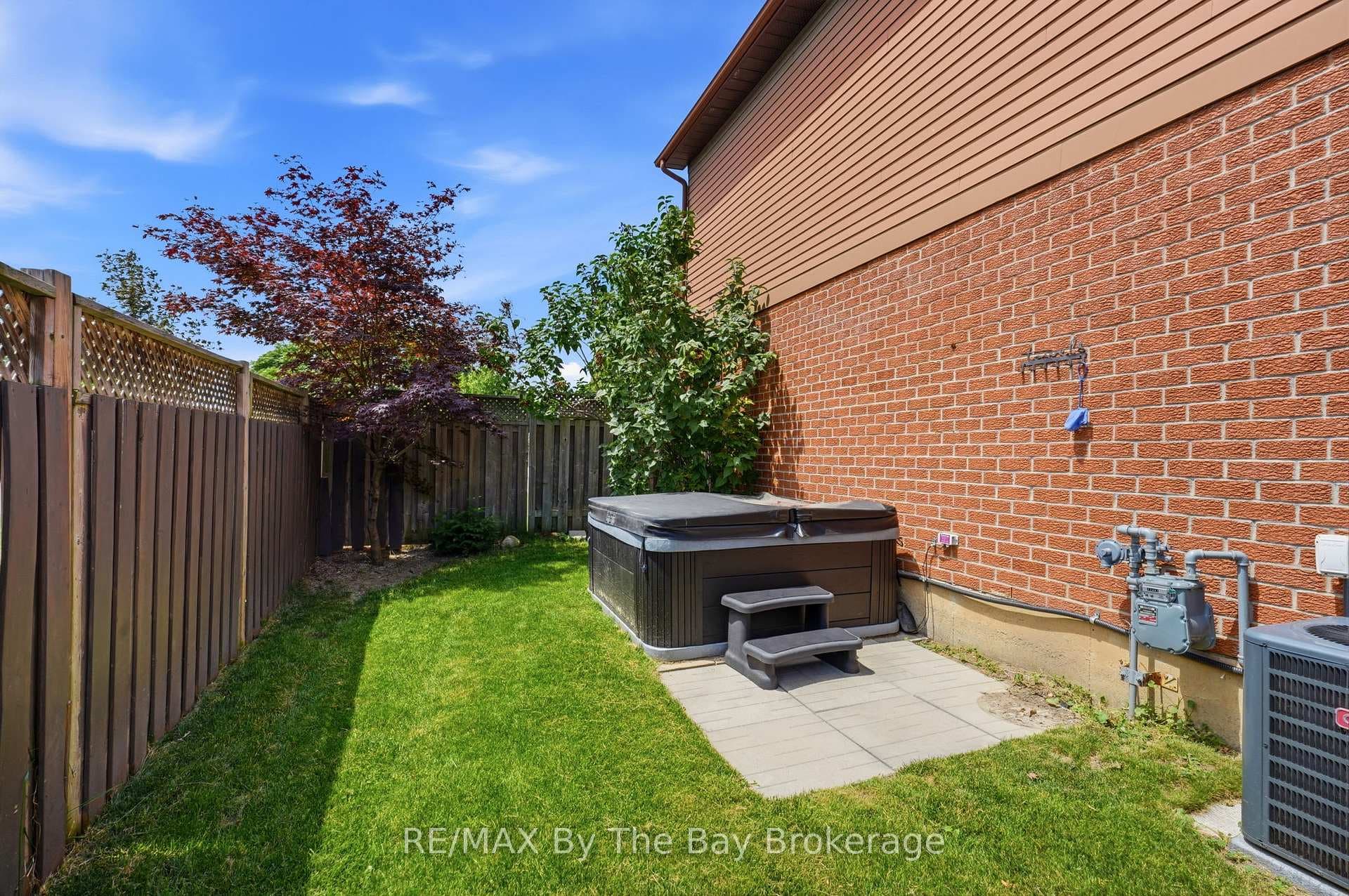 291 Woodlawn Crescent photo 23