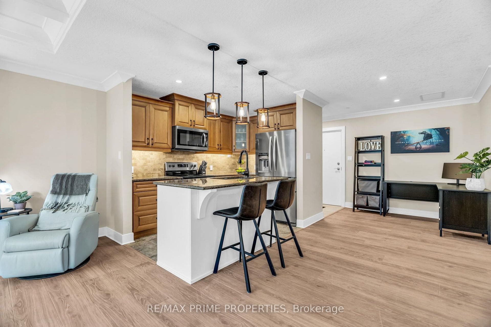 320 SUGARCREEK Trail Unit 110 photo 5