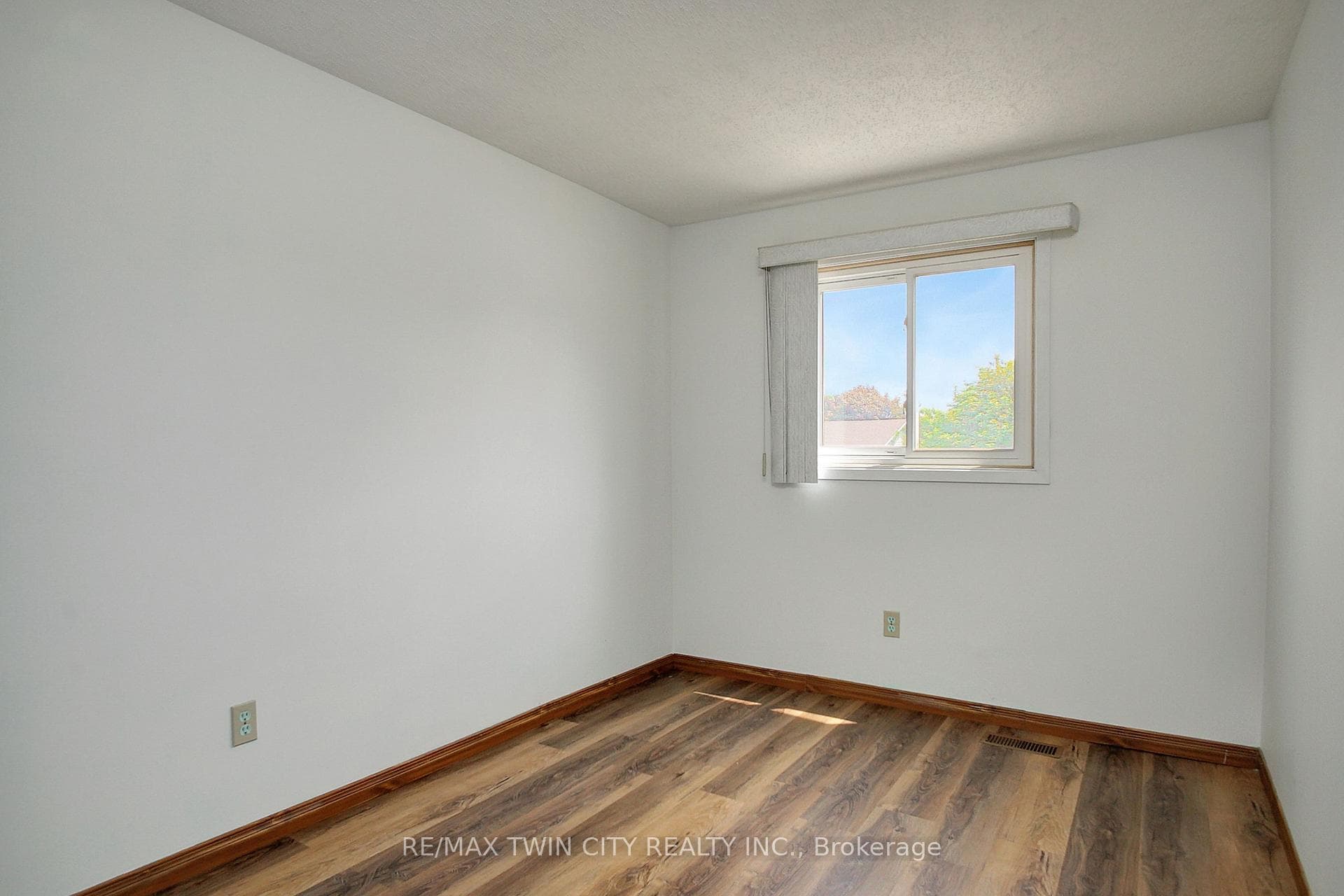 26 Folkstone Crescent photo 19