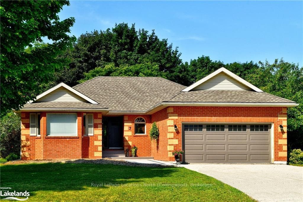 7 DONALD Avenue photo 1