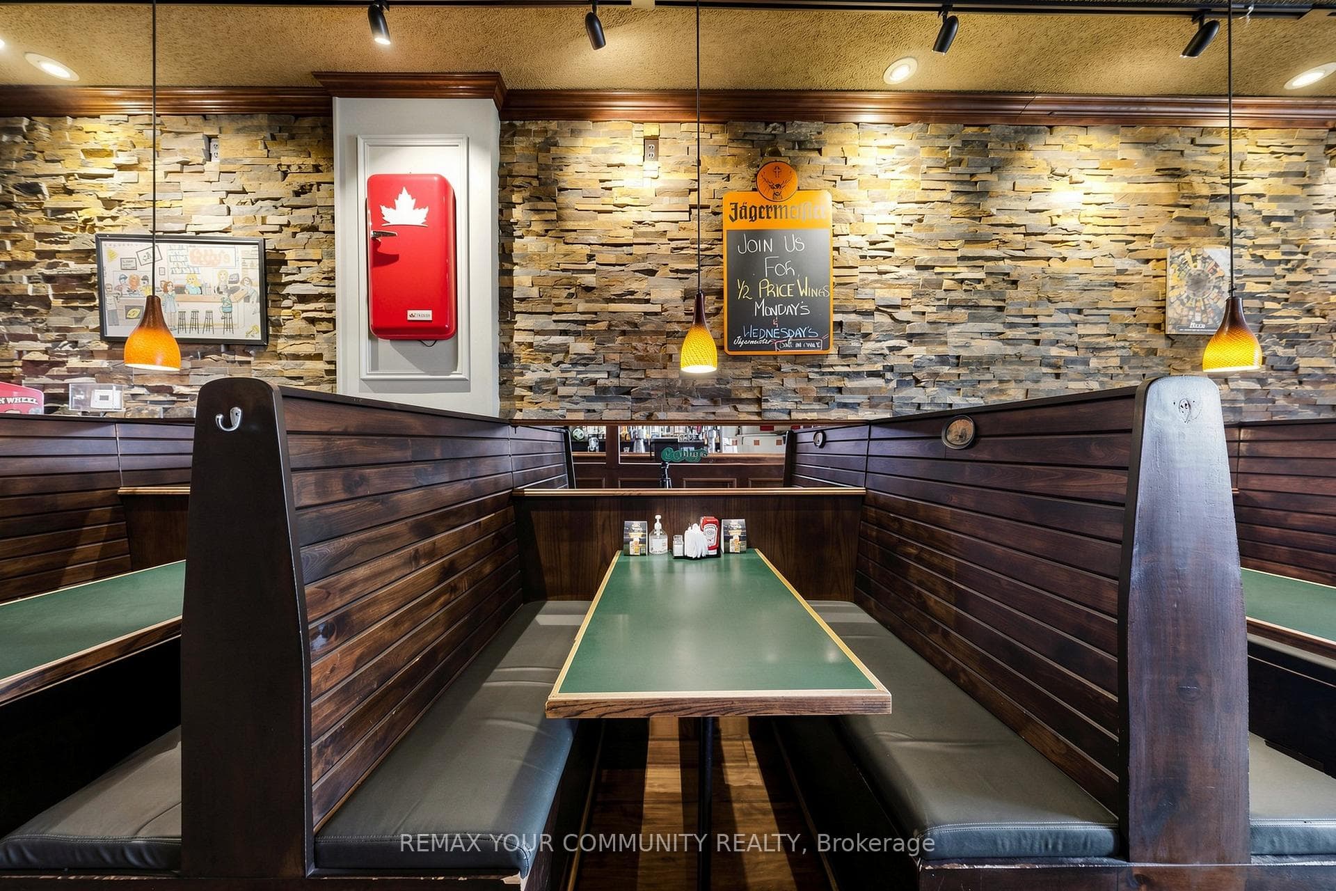 383 Eglinton Avenue photo 23