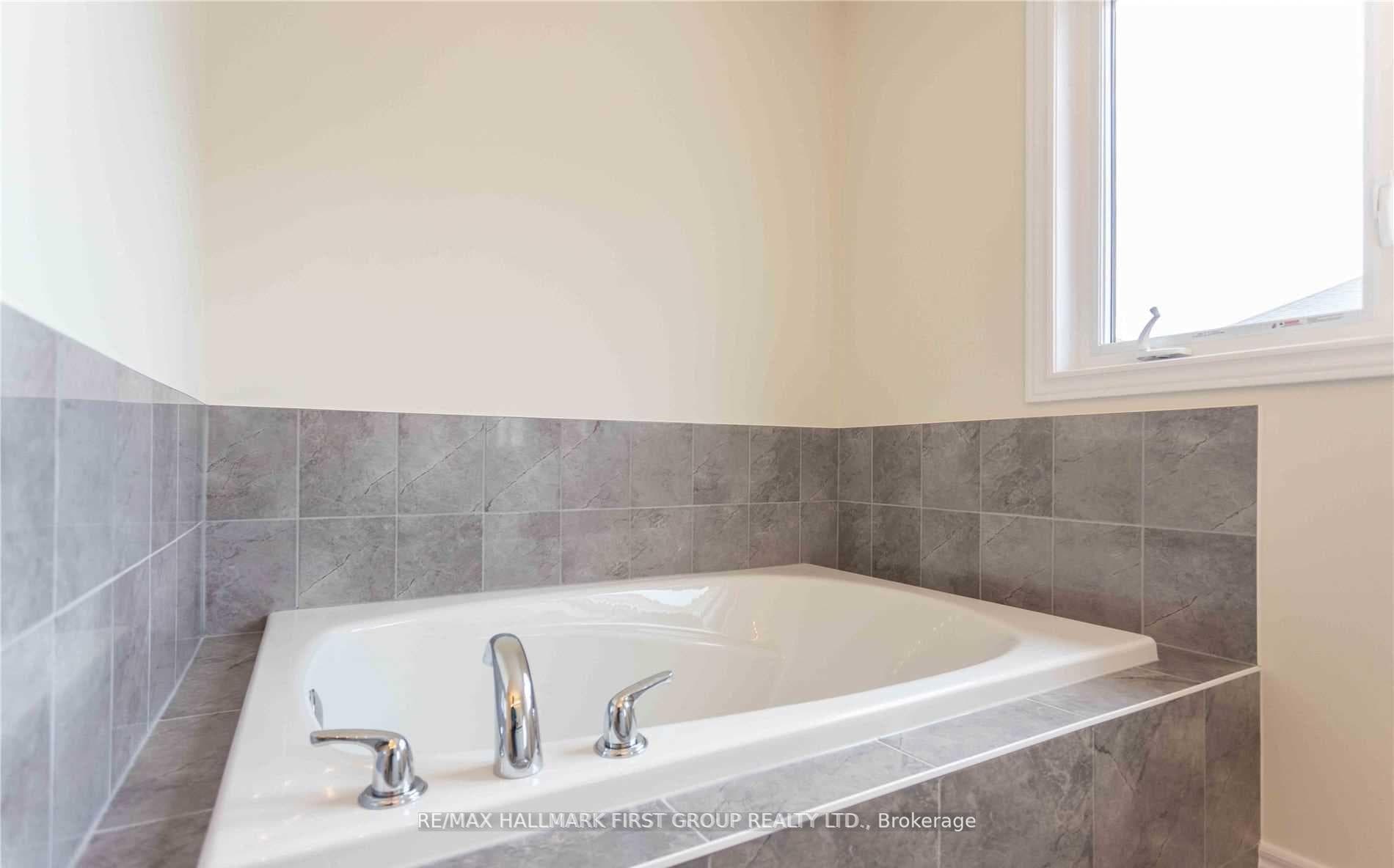 2454 Fashion Lane photo 8