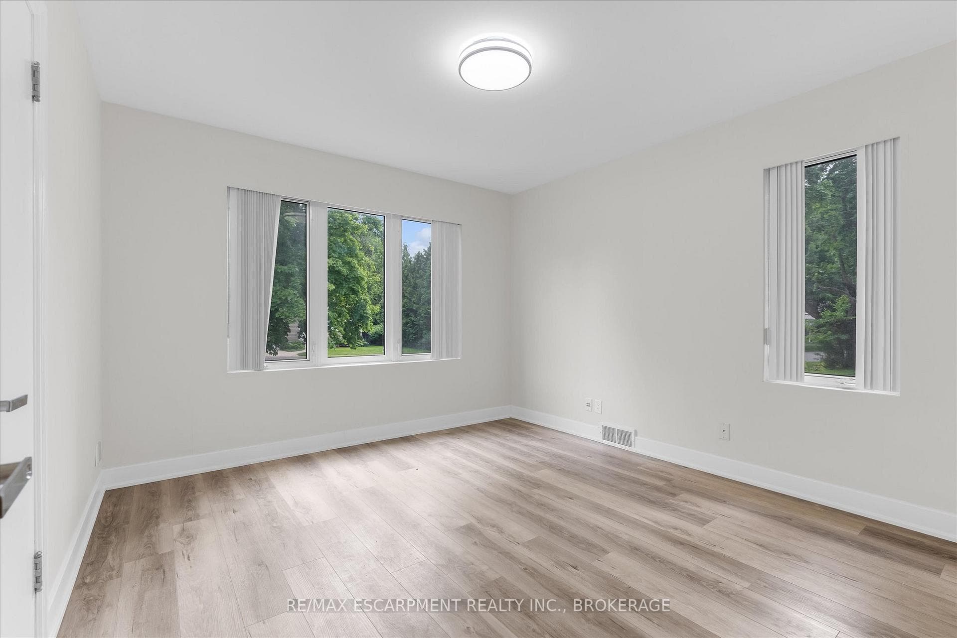 18 Bonavem Drive Unit 1 photo 14