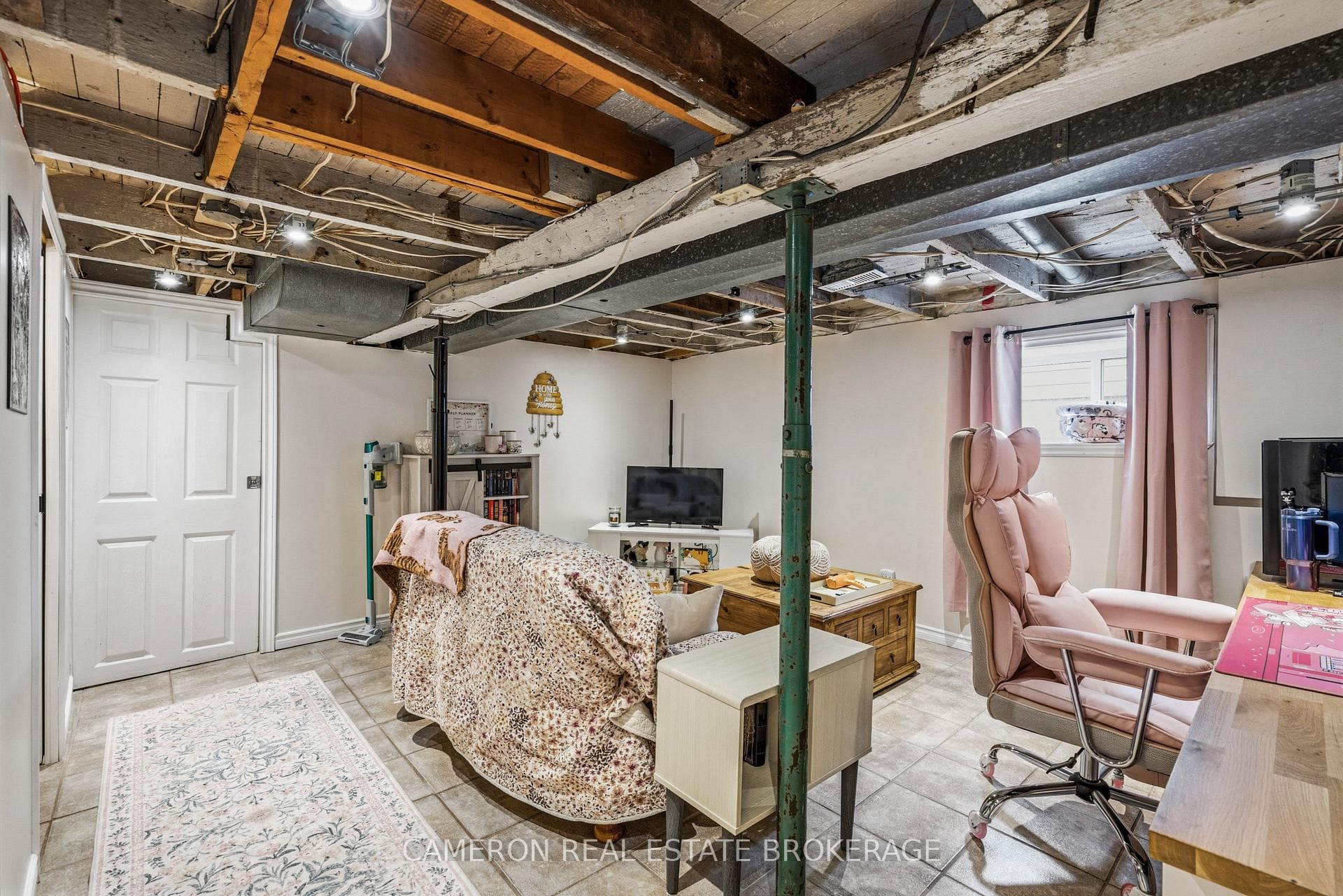 537 Gloucester Street photo 34