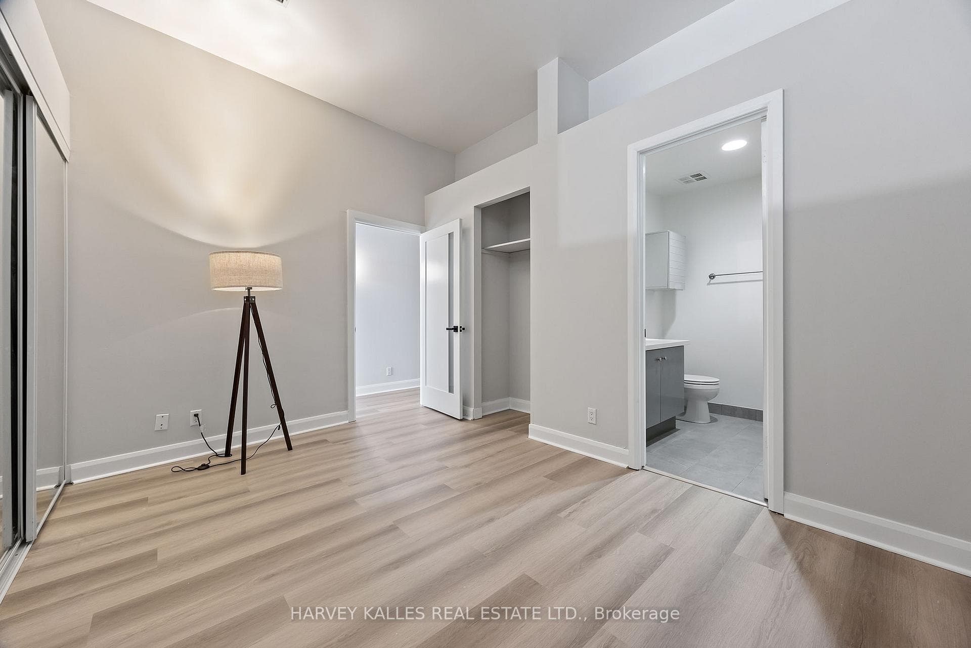 700 King Street Unit 1006 photo 13