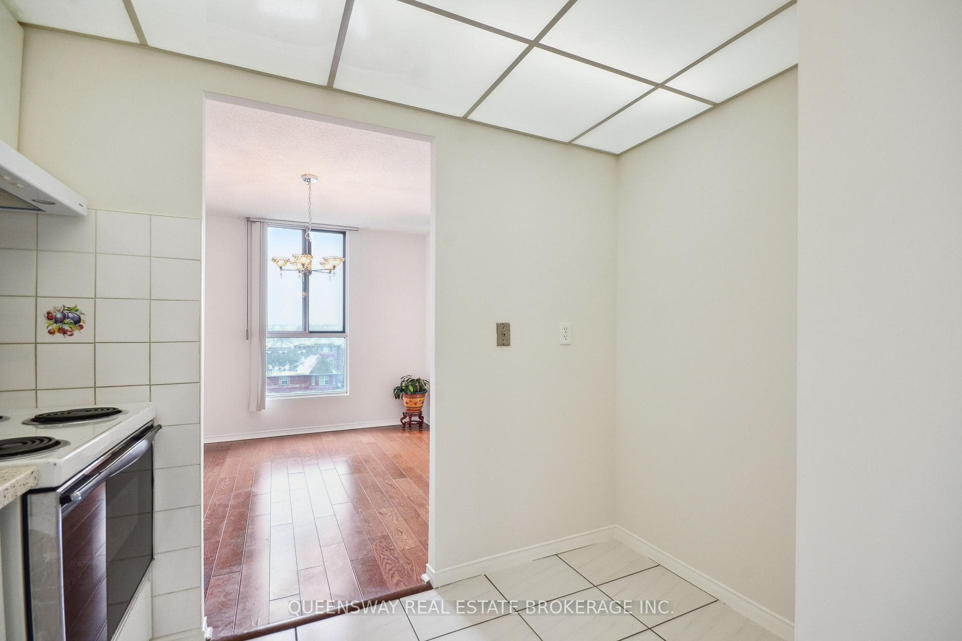155 Hillcrest Avenue Unit 411 photo 9