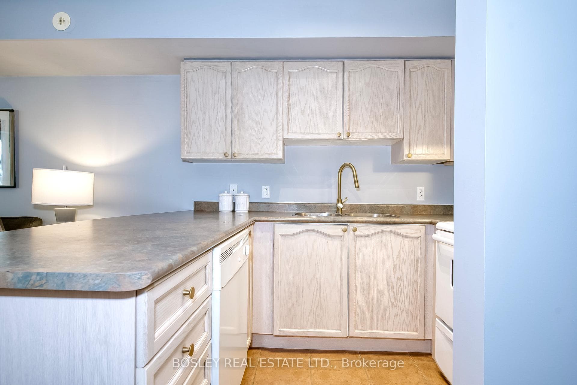 29 Canniff Street Unit 414 photo 11