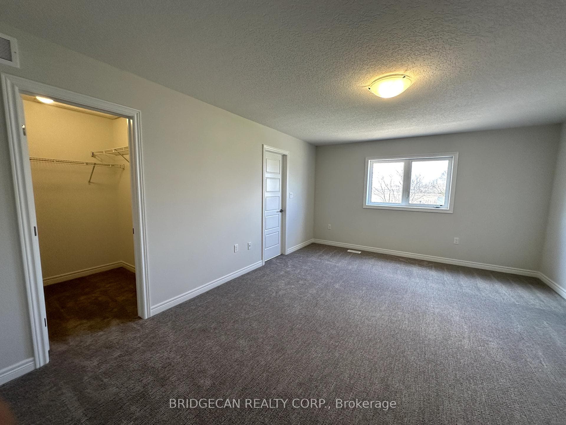 35 Lloyd Davies Way photo 11