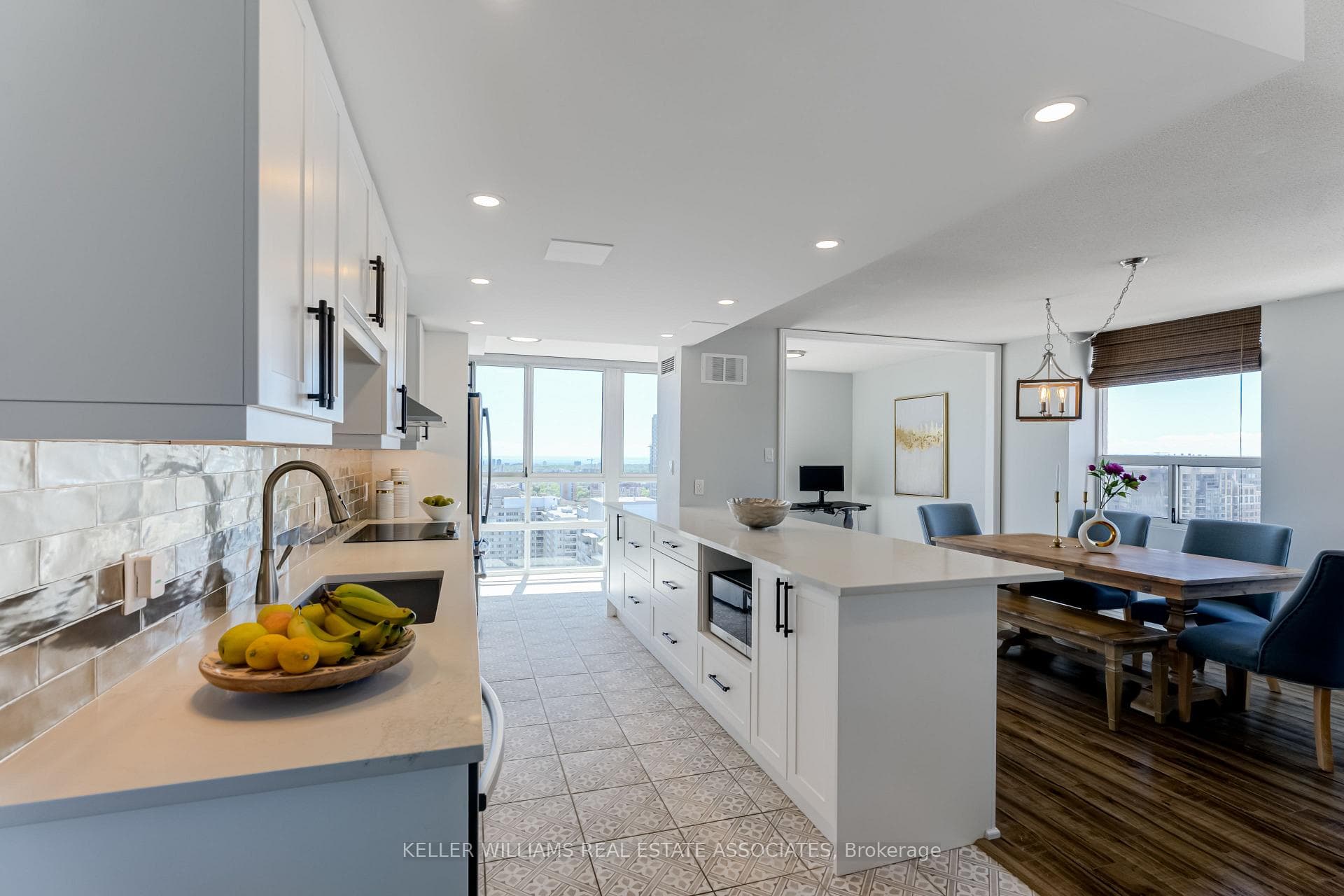 3650 Kaneff Crescent Unit 3003 photo 13
