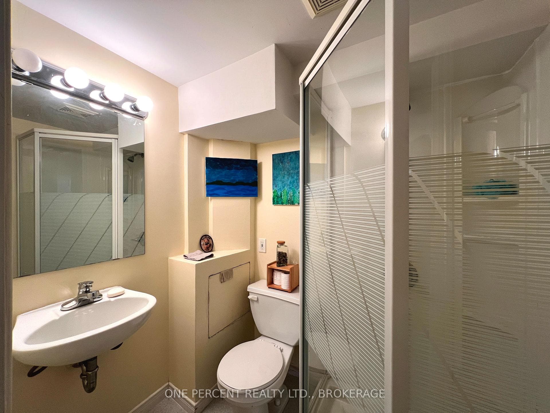 958 Chancery Street photo 34