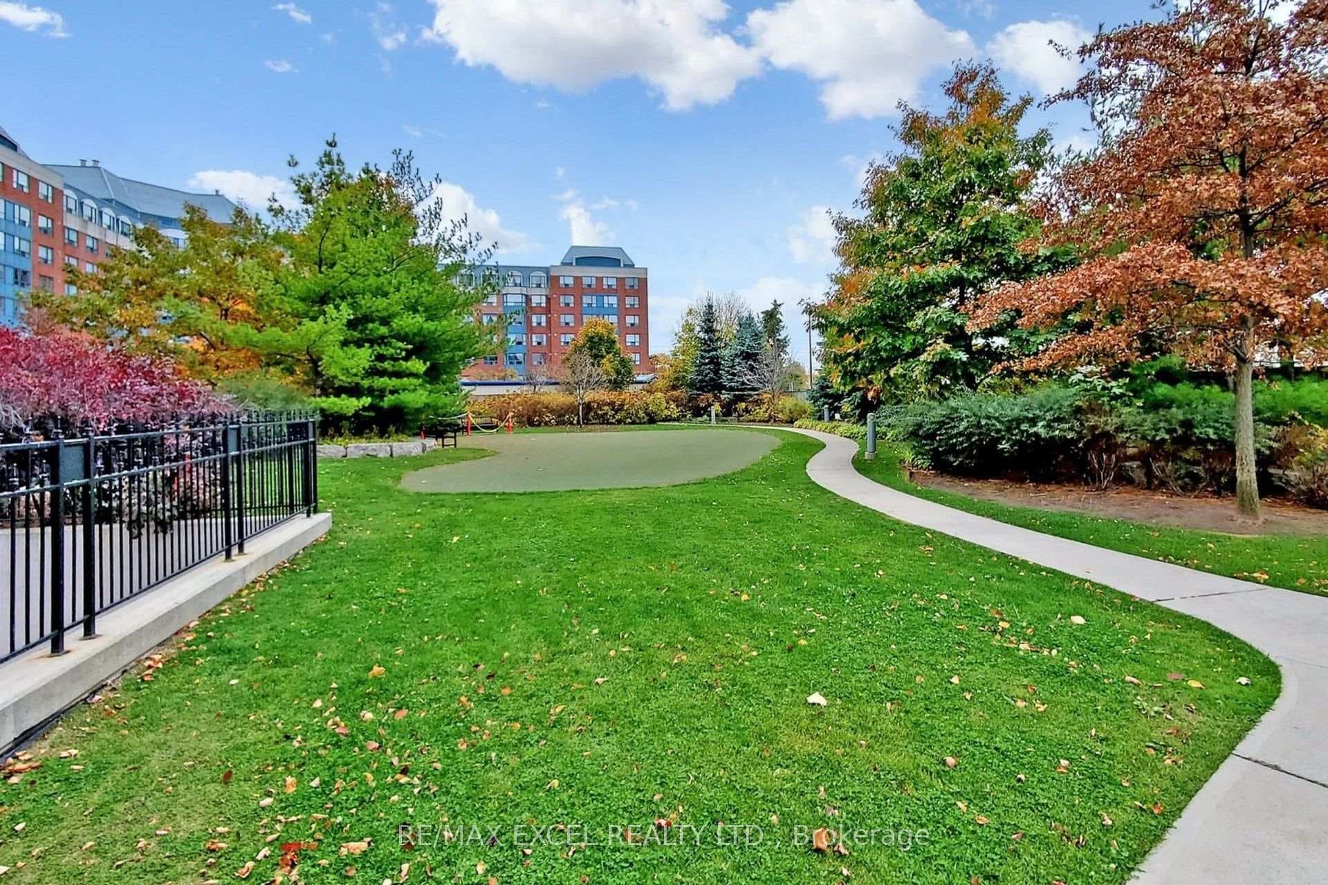 68 Grangeway Avenue Unit 711 photo 42