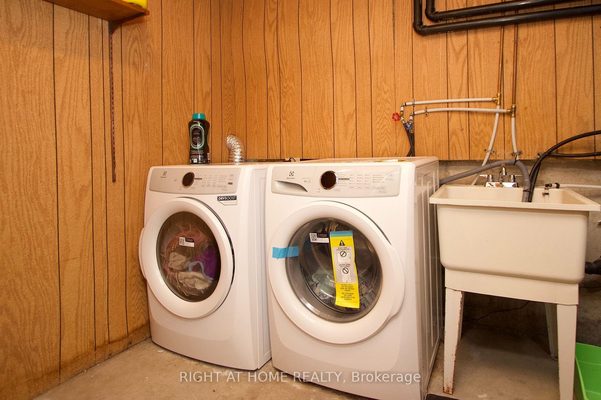865 Attersley Drive photo 23