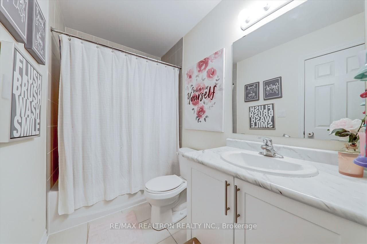 1805 Western Crescent photo 34