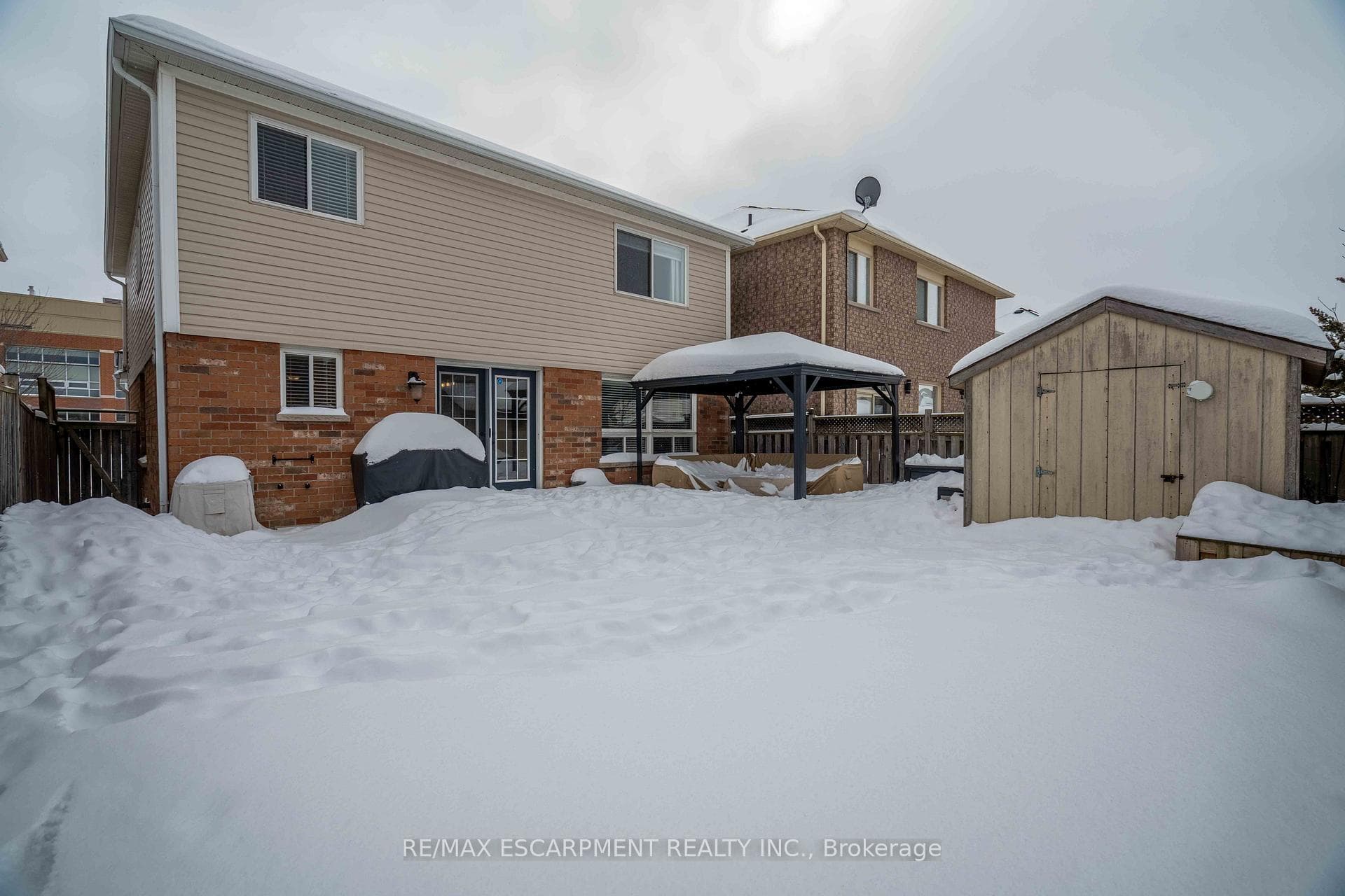 212 Bradley Avenue photo 43