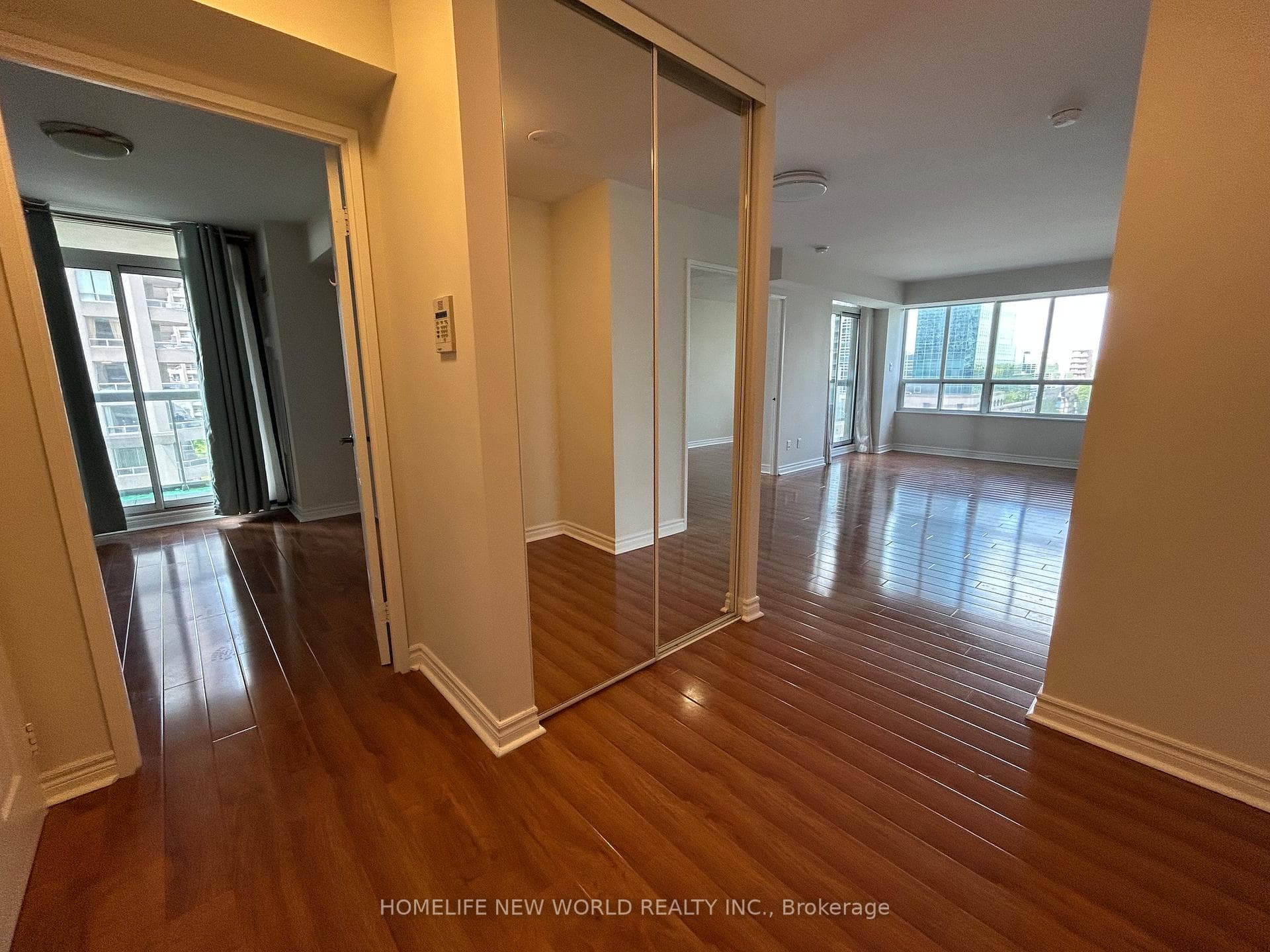 28 Empress Avenue Unit 912 photo 3