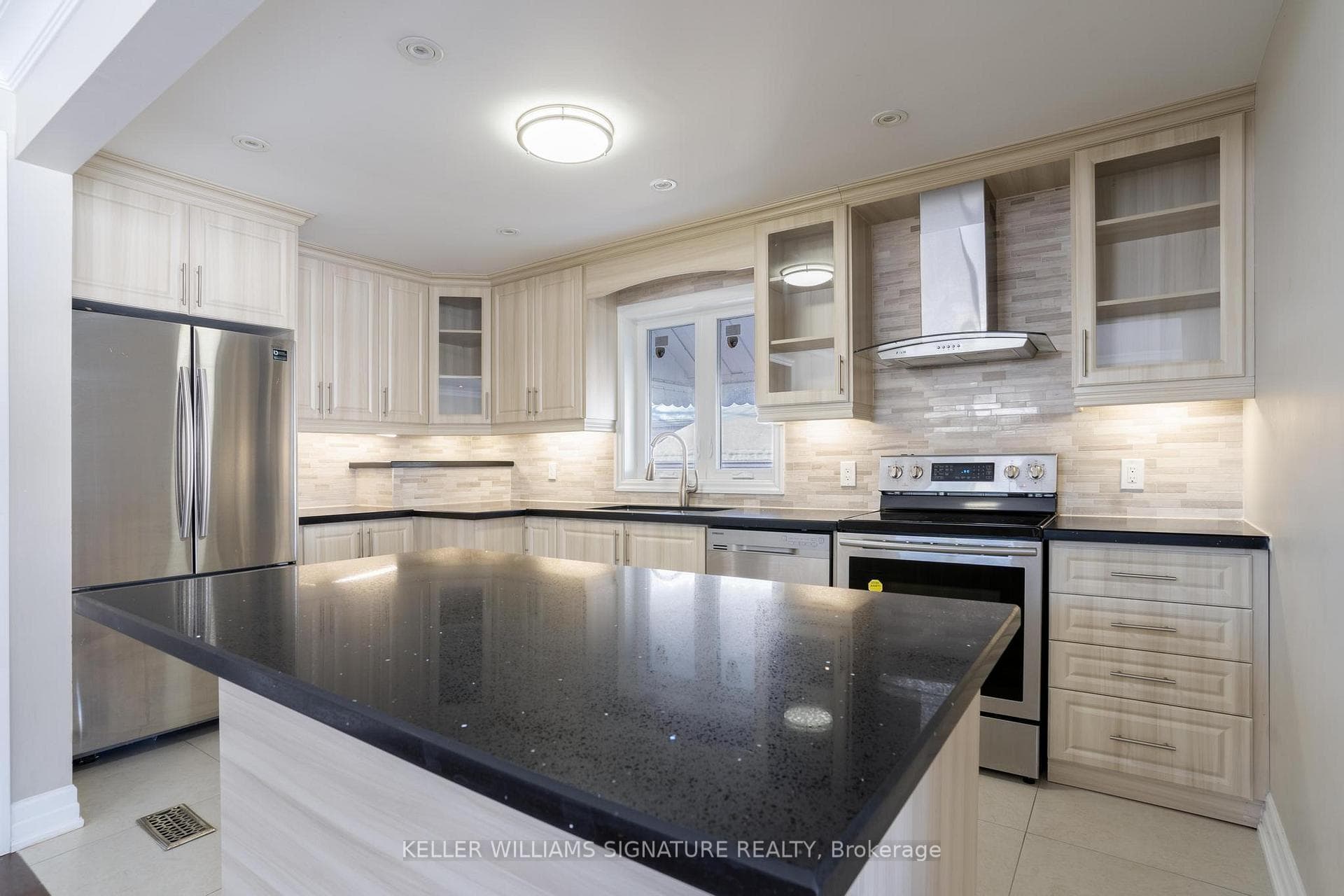 50 Carslake Crescent Unit Main photo 13