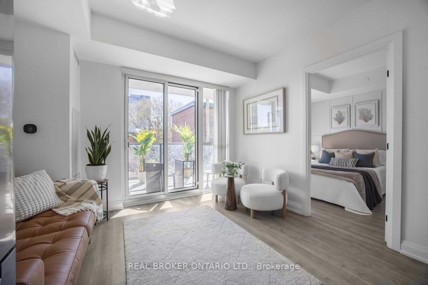 2369 Danforth Avenue Unit 210 photo 9